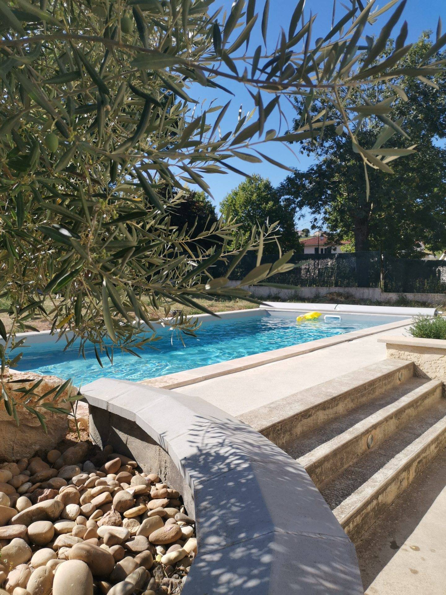 Réparation et rénovation de piscines traditionnelles avec expertise et savoir-faire à Cluny 71250