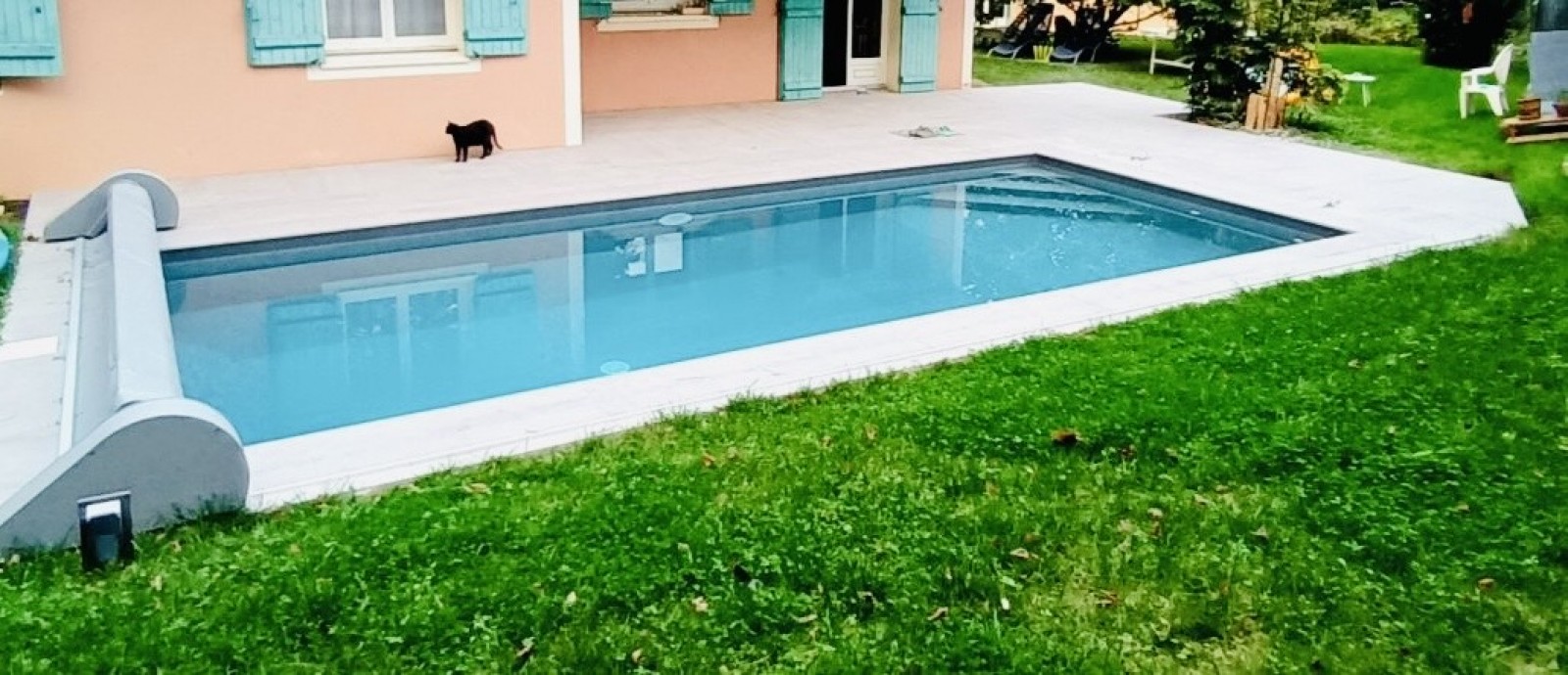 Construction de piscine creusée traditionnelle par un professionnel à Mâcon 71 Saône-et-Loire