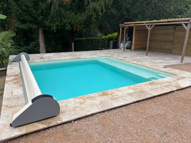Piscine Béton 5 m x 5 m réalisée à Charnay-lès-Mâcon