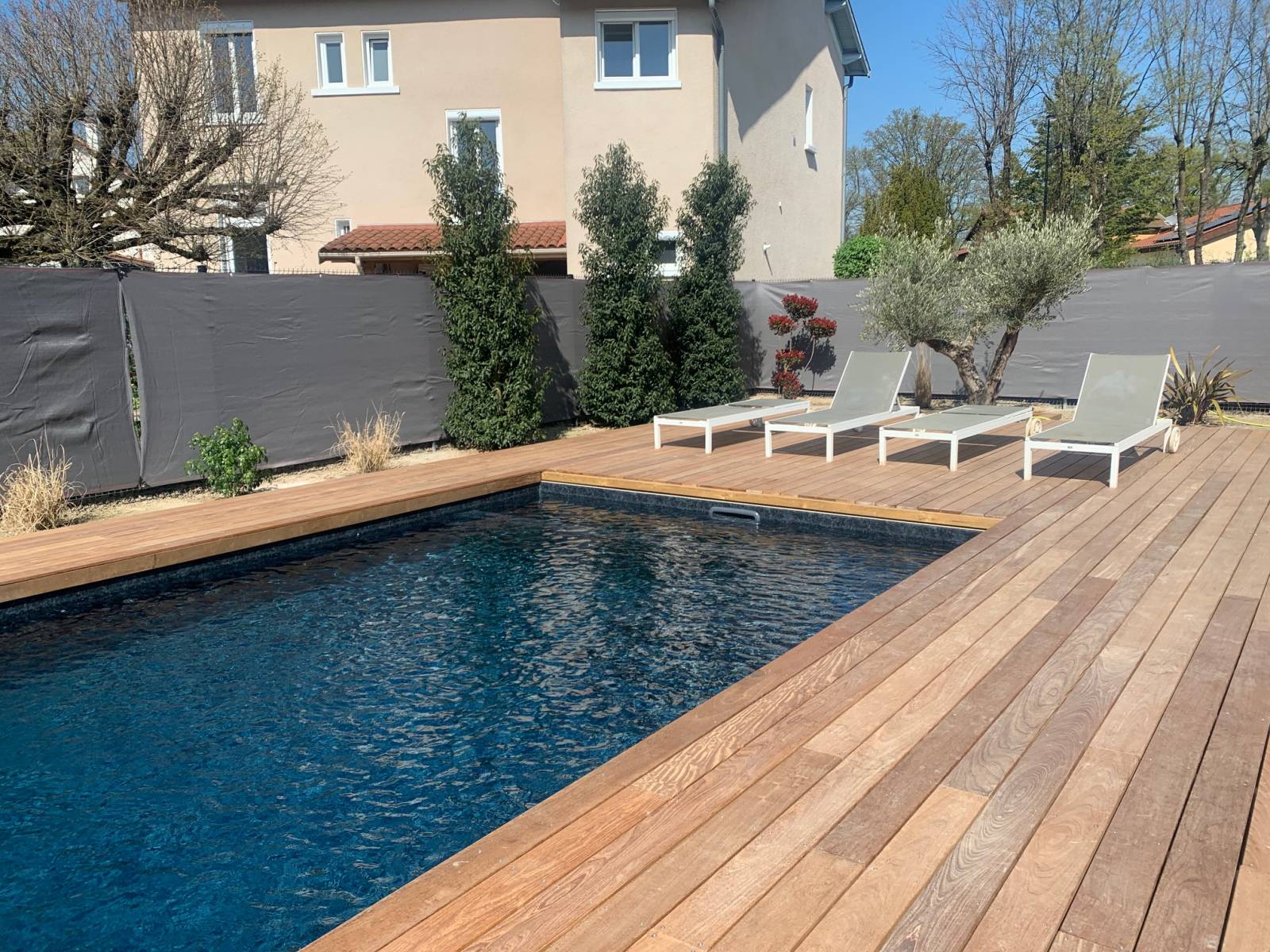 Installation d'une piscine rectangulaire 7 m x 3,5 m à Reyrieux