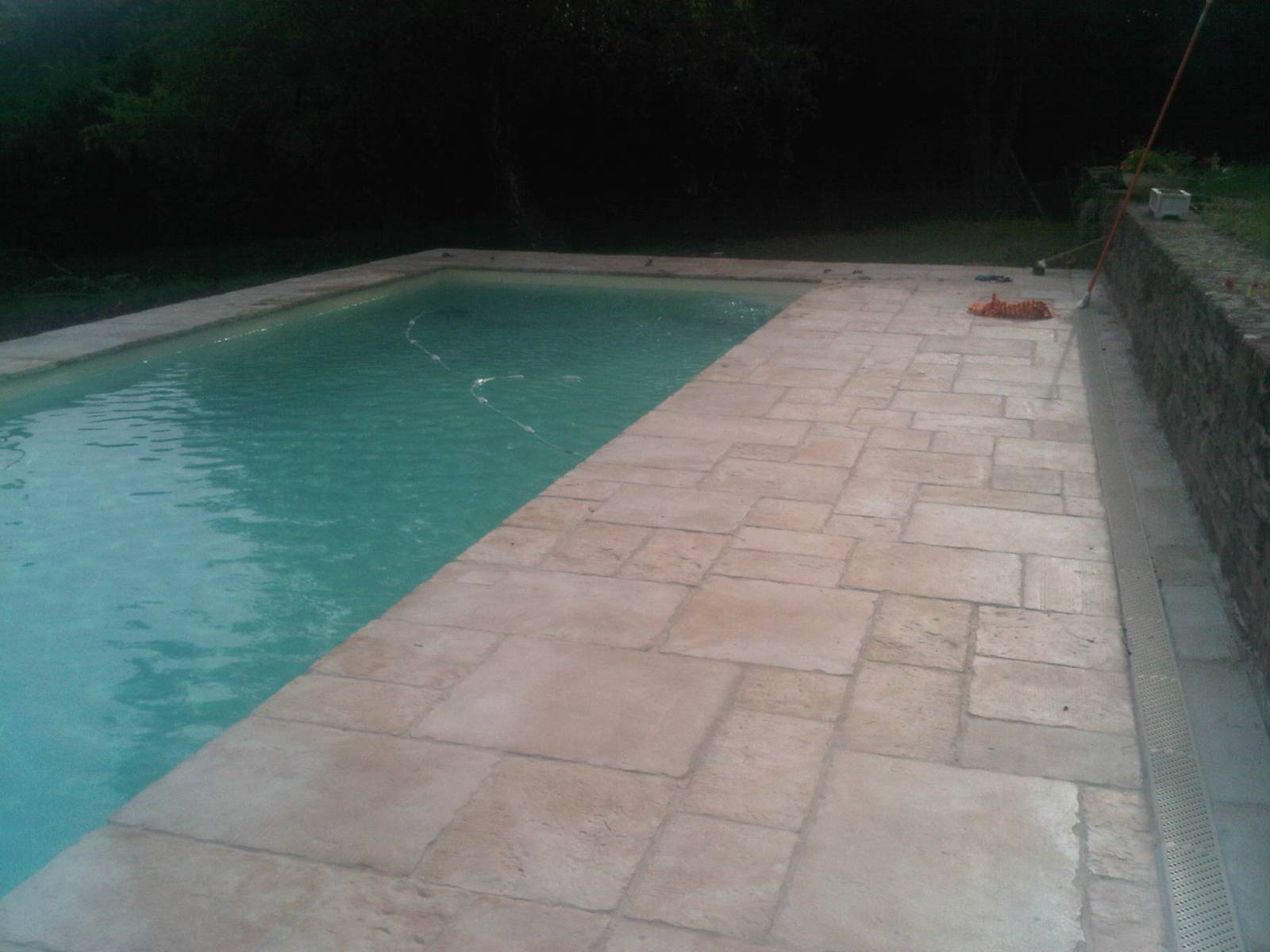 Installation d'une Piscine rectangulaire de 12 m x 5 m située à Jasseron
