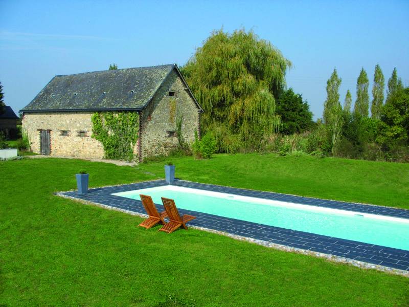 Installation d'une piscine rectangulaire de 9 m x 3 m situé  à La Tour-de-Salvagny