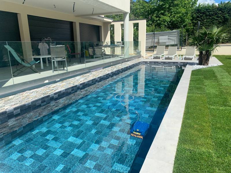 Pisciniste sur Lyon  Réalise une piscine rectangulaire de 9m x 4 à Décines-Charpieu