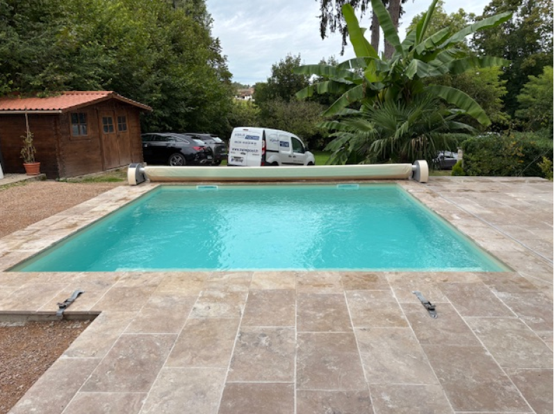 Piscine Béton 5 m x 5 m réalisée à Charnay-lès-Mâcon