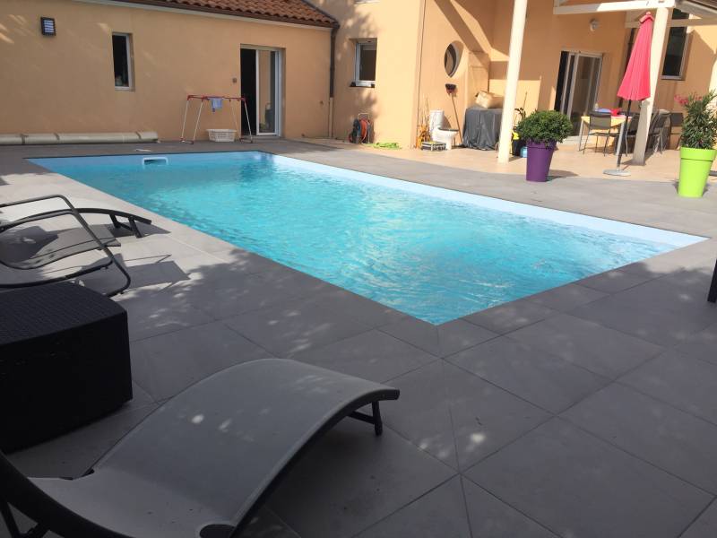 Création d’une Piscine rectangulaire de 7 m x 3 m situé à Buellas