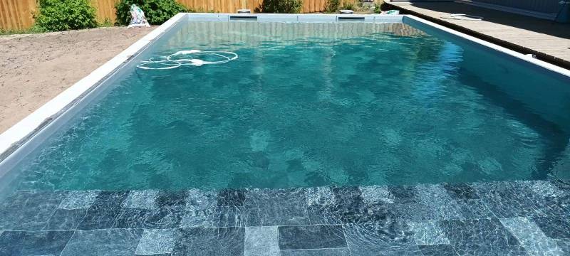 Réalisation d’une petite piscine de 5,5 m x 3 m à Vénissieux