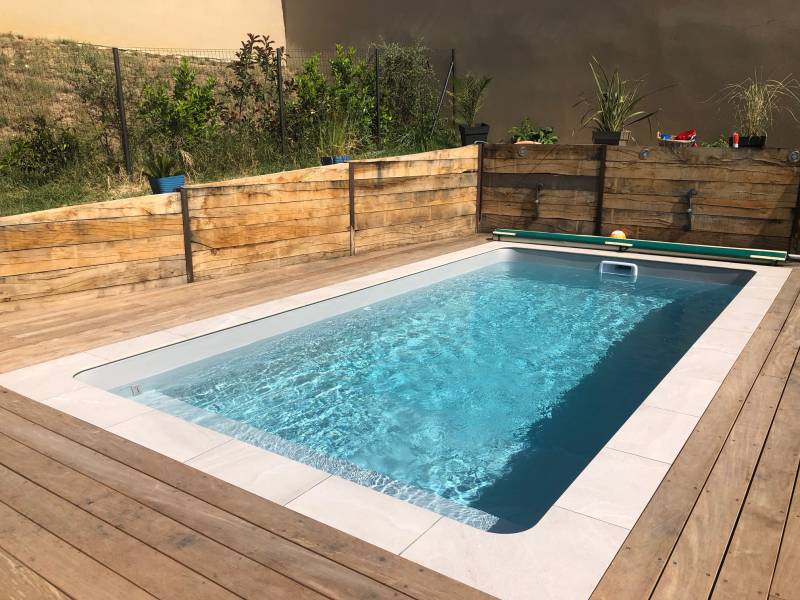 Piscine sur-mesure 5 x 2,5 m avec plage immergée à Romanèche-Thorins