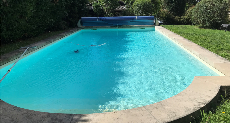 Réalisation d’une piscine rectangulaire 7 m x 3,5 m avec escalier roman à Polliat