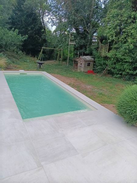 Installation d’une piscine rectangulaire 5 m x 2,5 m située à Montracol