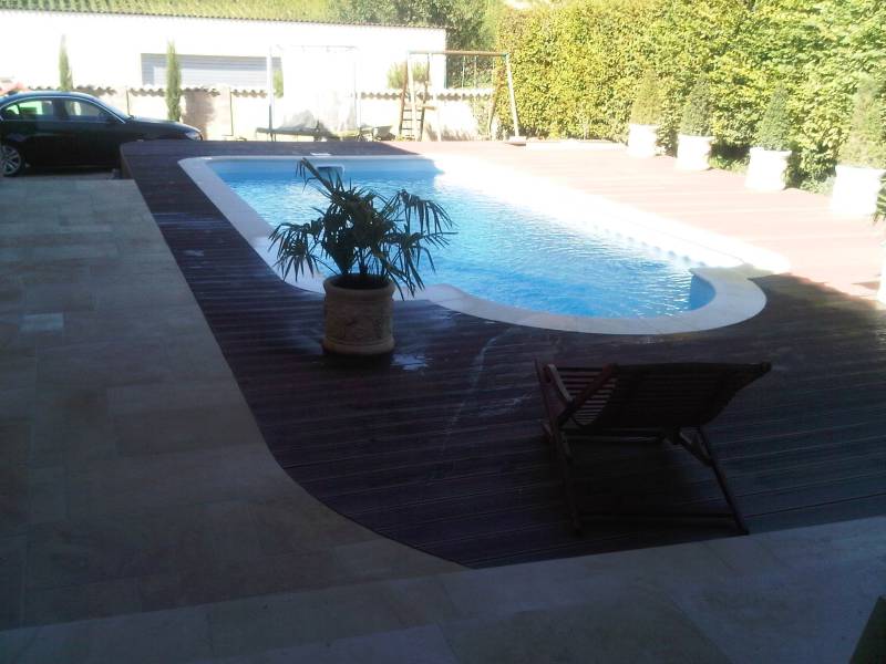 Réalisation d'une piscine rectangulaire de 6 m × 3 m située à Villefranche