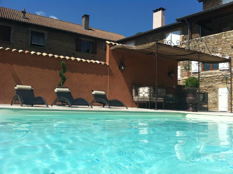 Réalisation piscine forme libre de 12 m x 8 m située à Meillonnas