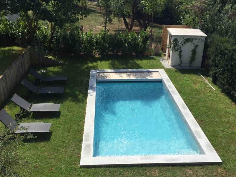 Pisciniste réalise une piscine rectangulaire de 8 m x 4 m à Montagnat proche de Bourg-en-Bresse