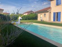 Élégante réalisation de piscine rectangulaire 8 m x 4 m à Cailloux-sur-Fontaines