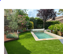 Piscine rectangulaire de 4 m x 2,5 m avec escalier sur toute la largeur et volet hors d’eau – Réalisation à Meyzieu